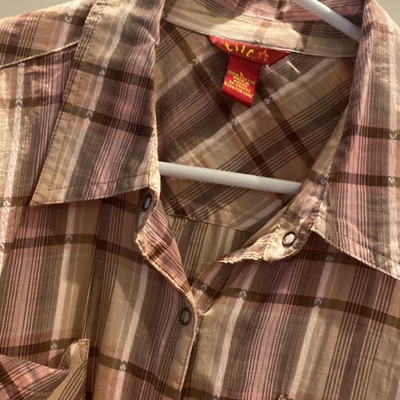 Womens Long sleeve light weight button up - Picture 2 of 3